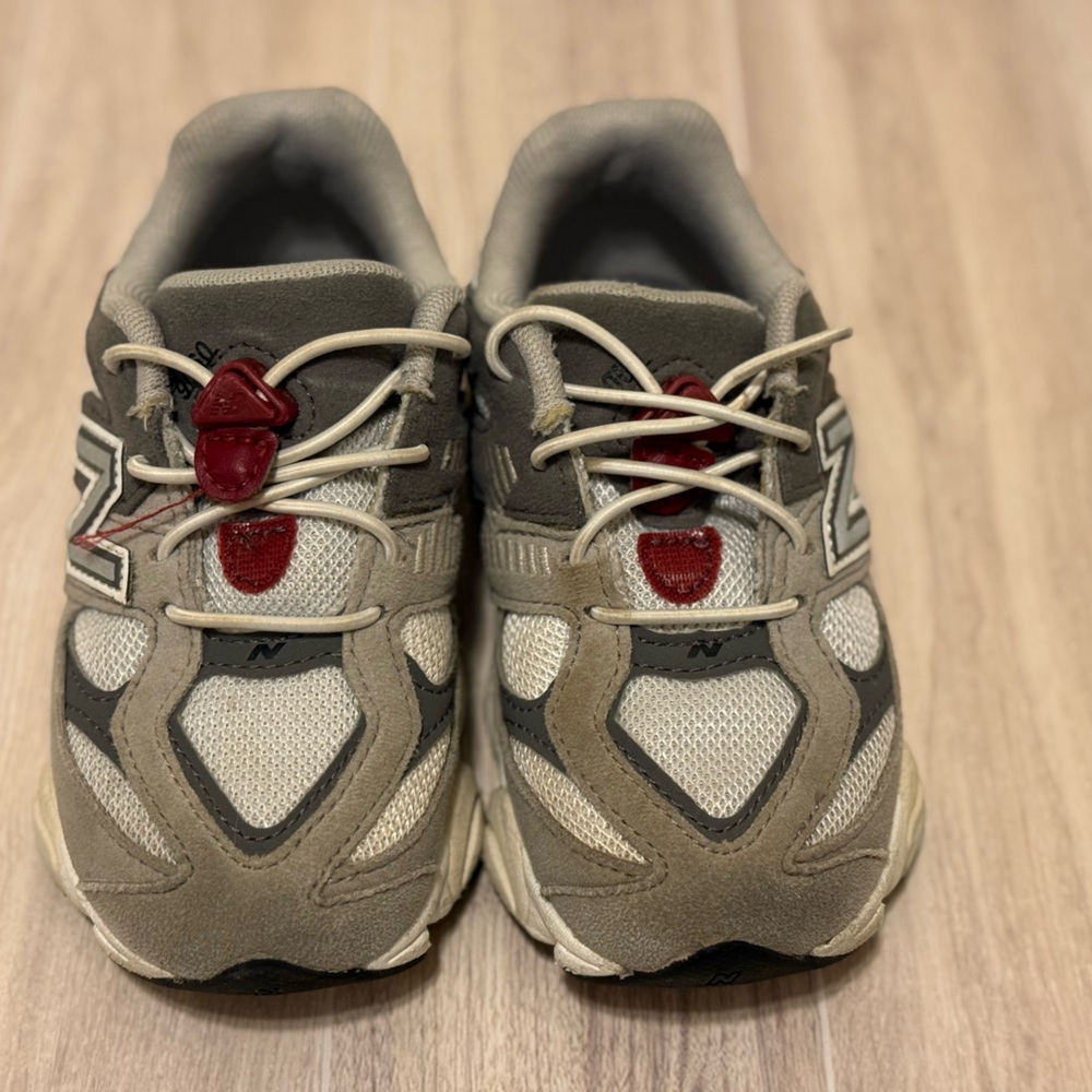 Kids New Balance 9060 Size 10 W